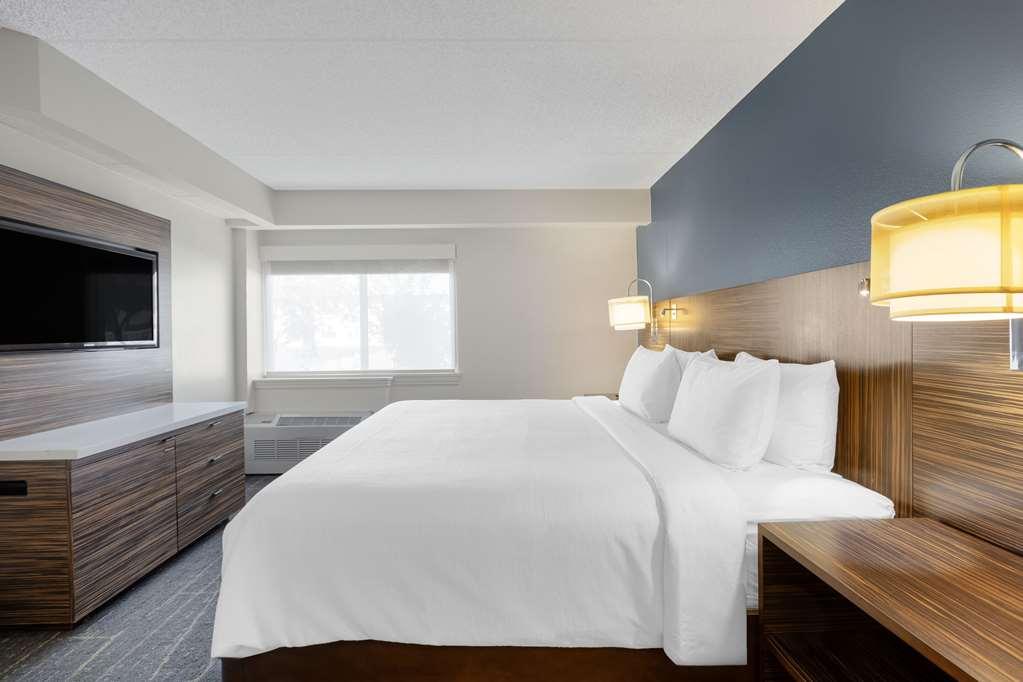 The Lux Hotel & Conference Center, Ascend Hotel Collection قرية واترلو الغرفة الصورة
