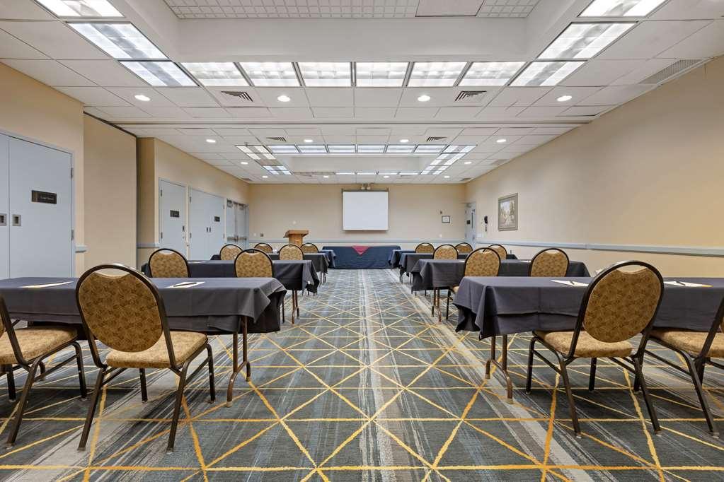 The Lux Hotel & Conference Center, Ascend Hotel Collection قرية واترلو المرافق الصورة