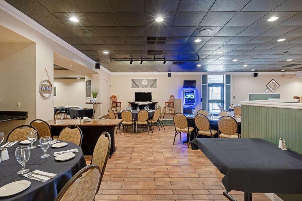 The Lux Hotel & Conference Center, Ascend Hotel Collection قرية واترلو المطعم الصورة