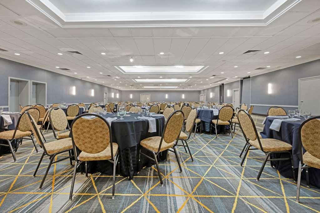 The Lux Hotel & Conference Center, Ascend Hotel Collection قرية واترلو المرافق الصورة