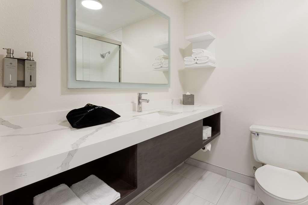 The Lux Hotel & Conference Center, Ascend Hotel Collection قرية واترلو الغرفة الصورة